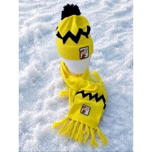 ICE! A Charlie Brown Christmas Beanie Hat & Scarf Set‎ Peanuts 2021 Rare